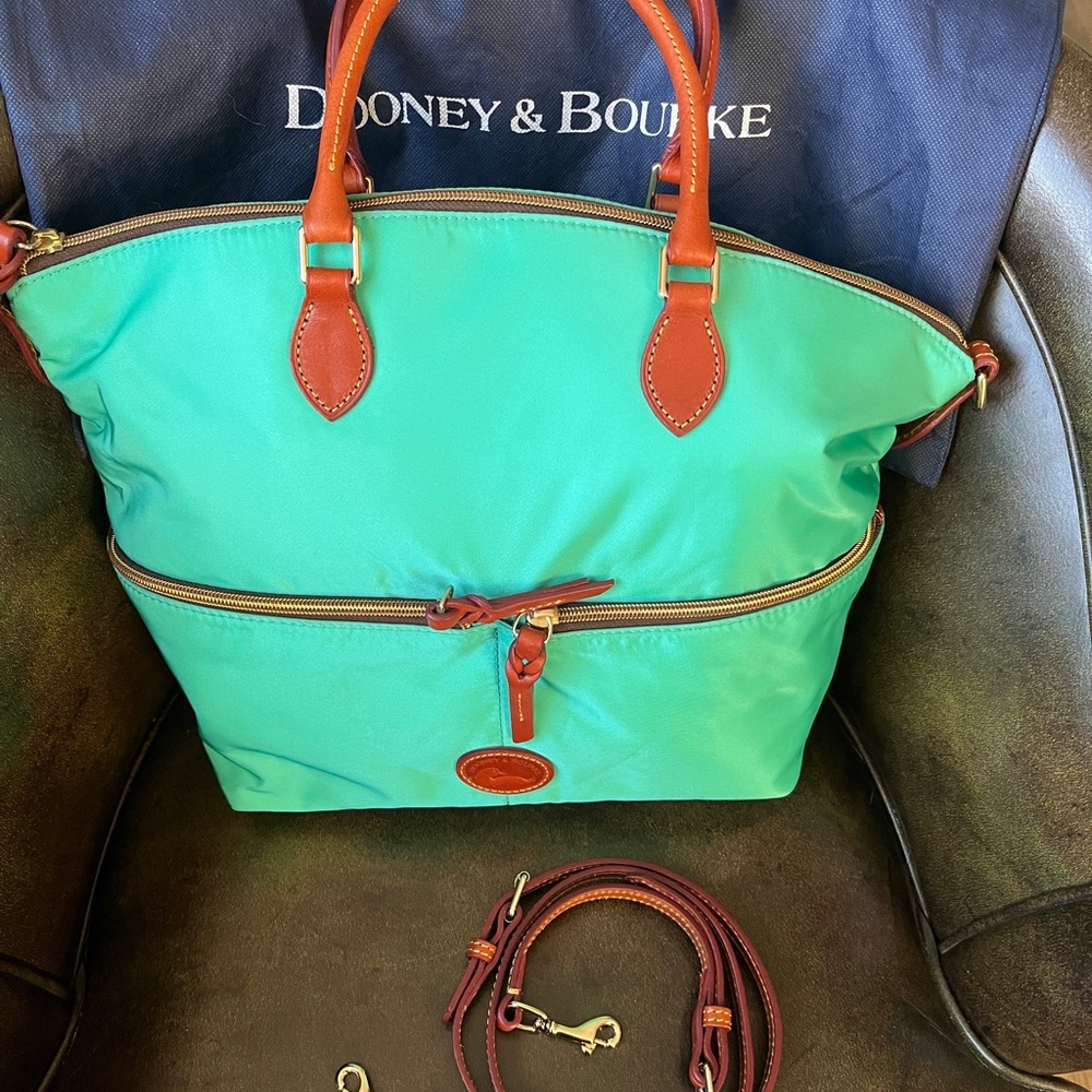Dooney & Bourke NWOT Mint Green Double pocket Dillen nylon satchel tote
